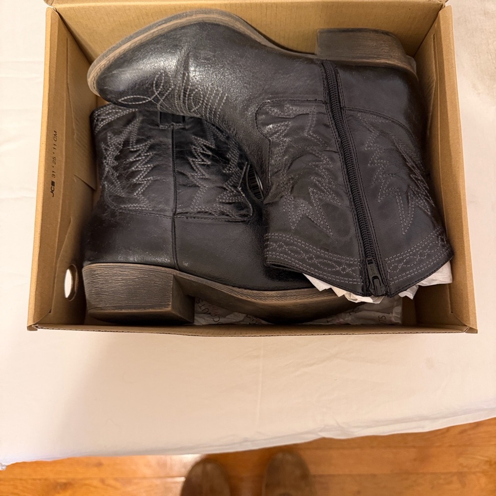 Coconuts by Matisse Black Ankle Boots